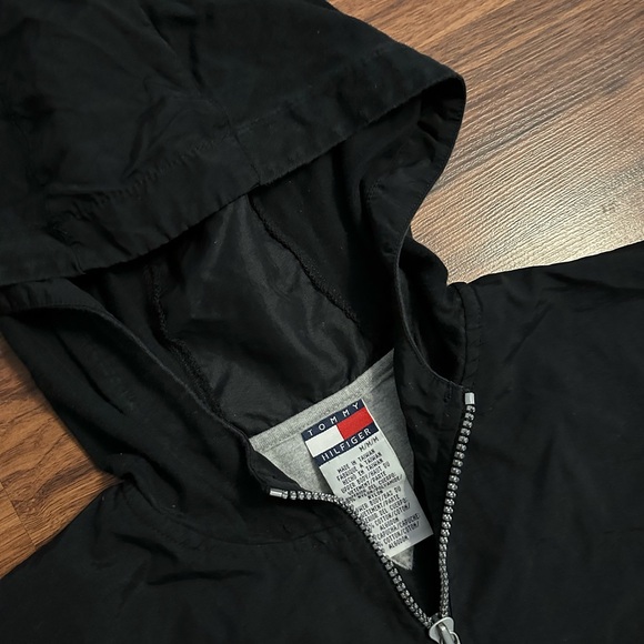 VTG 90’s Tommy Hilfiger Windbreaker Jacket, Size: Medium - Picture 8 of 11